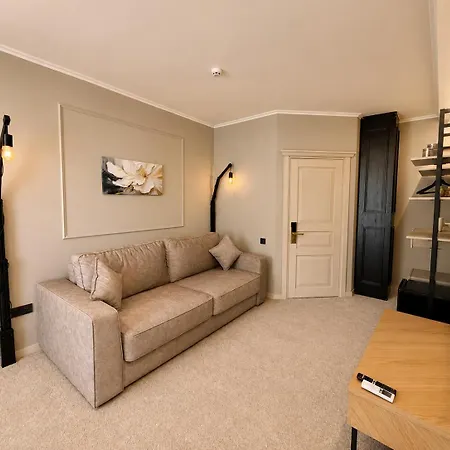Boomerang Boutique Hotel 4*